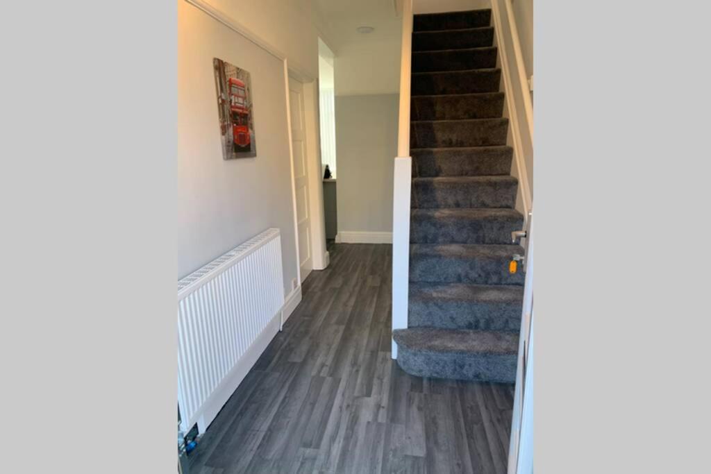 Modern Fully Refurbished 3 Bedroom Home Blackpool Dış mekan fotoğraf