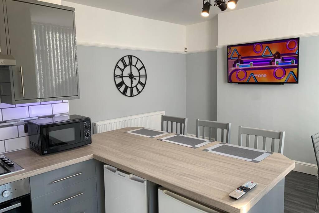 Modern Fully Refurbished 3 Bedroom Home Blackpool Dış mekan fotoğraf