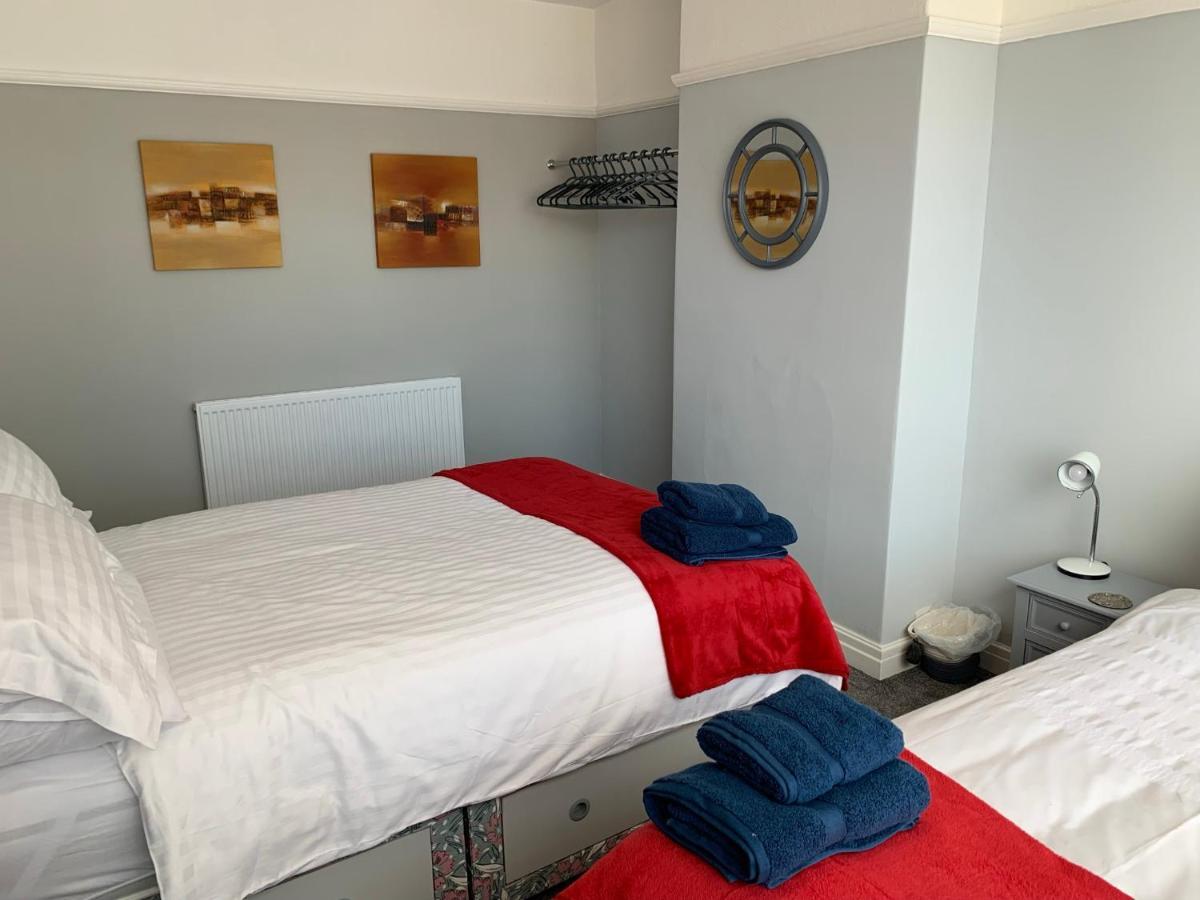 Modern Fully Refurbished 3 Bedroom Home Blackpool Dış mekan fotoğraf